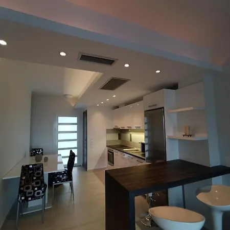 Peramos View Luxury Maisonette *